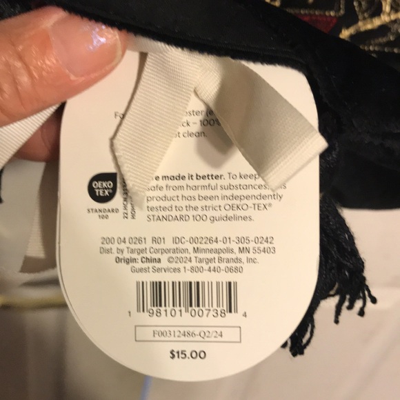 NWT Velvet Table Runner - Picture 10 of 10